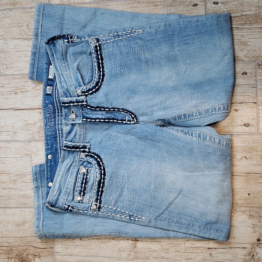 Miss Me Capri Boyfriend Jeans - Picture 4 of 7
